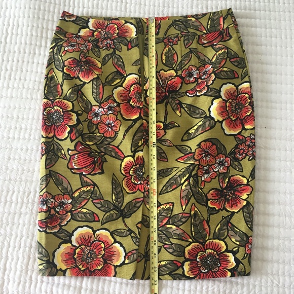 NWT Ann Taylor Pencil Skirt w/Back Slit - Picture 3 of 5